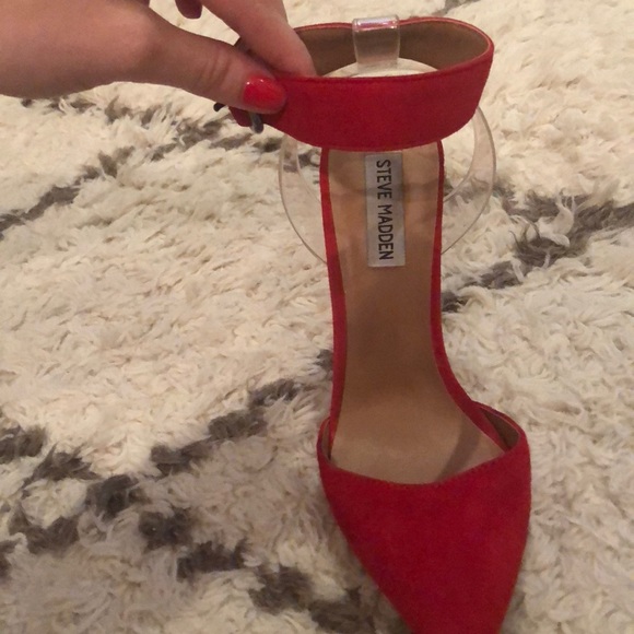 Red heels - Picture 3 of 3